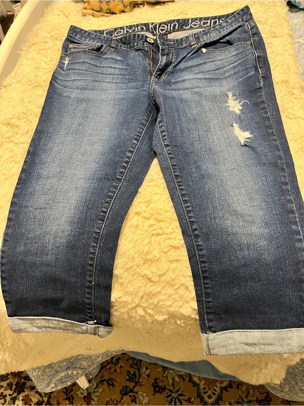Calvin Klein Jeans Women's Mid Blue Distressed Cropped Jeans